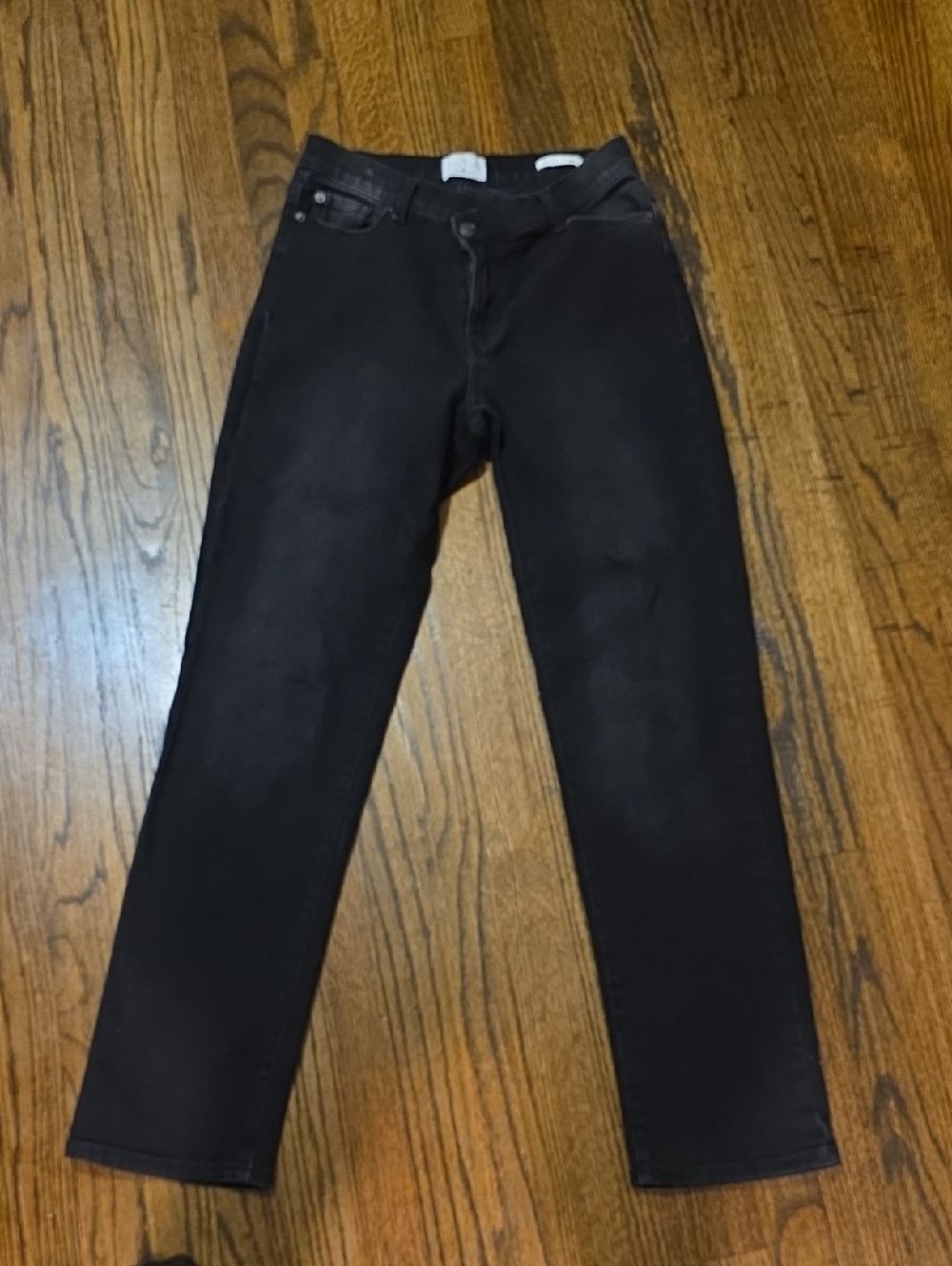 Womans  Black Straight-Leg Jeans